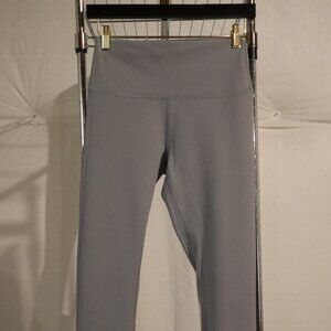 Lululemon Wunderunder Gray Size 8 25"
